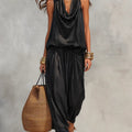 Set Top Senza Maniche con Collo All'Americana e Pantaloni Plissettati