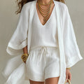 Set di Tre Pezzi: Cardigan Bianco Largo e Pantaloni Corti con Coulisse