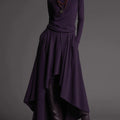 Set di Due Pezzi: Maglione Viola con Collo Alto e Gonna Asimmetrica